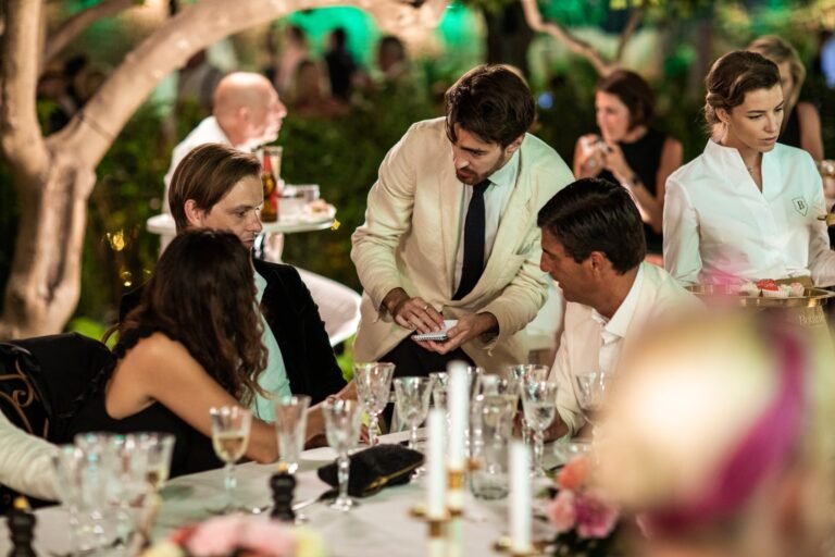 Hire a Magician in Mallorca for Weddings, Parties & Events