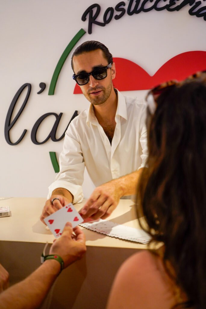 restaurant magician in Palma